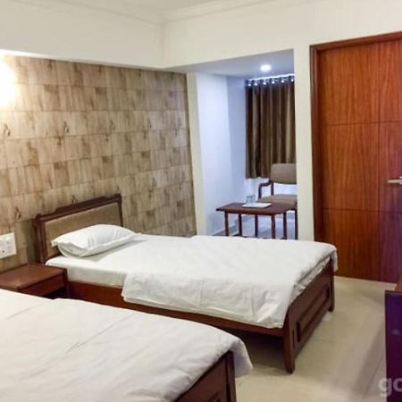 Hotel Apex อาเมดาบัด ภายนอก รูปภาพ
