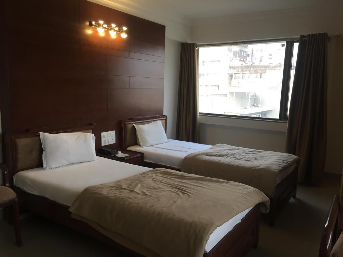 Hotel Apex อาเมดาบัด ภายนอก รูปภาพ