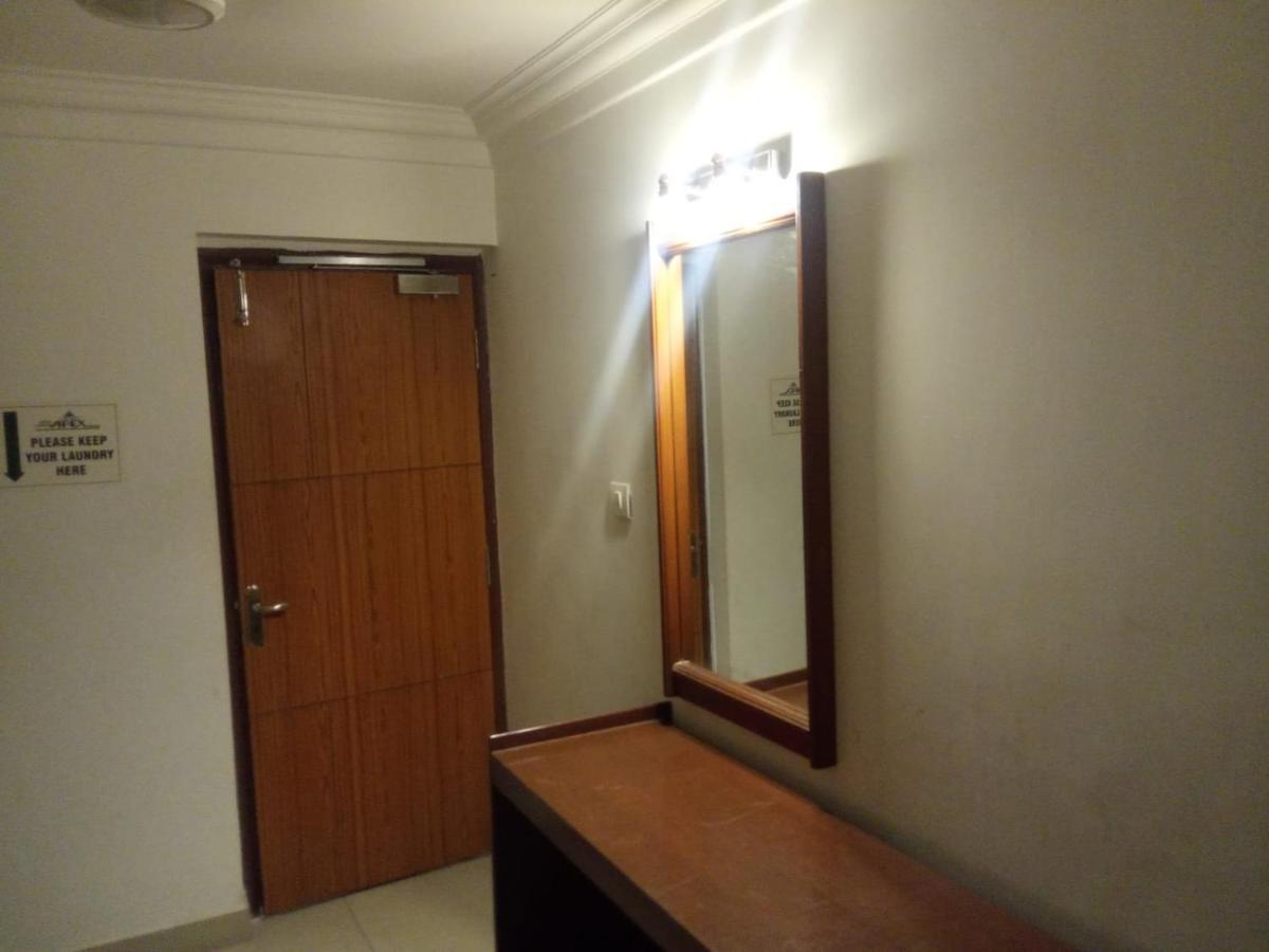 Hotel Apex อาเมดาบัด ภายนอก รูปภาพ
