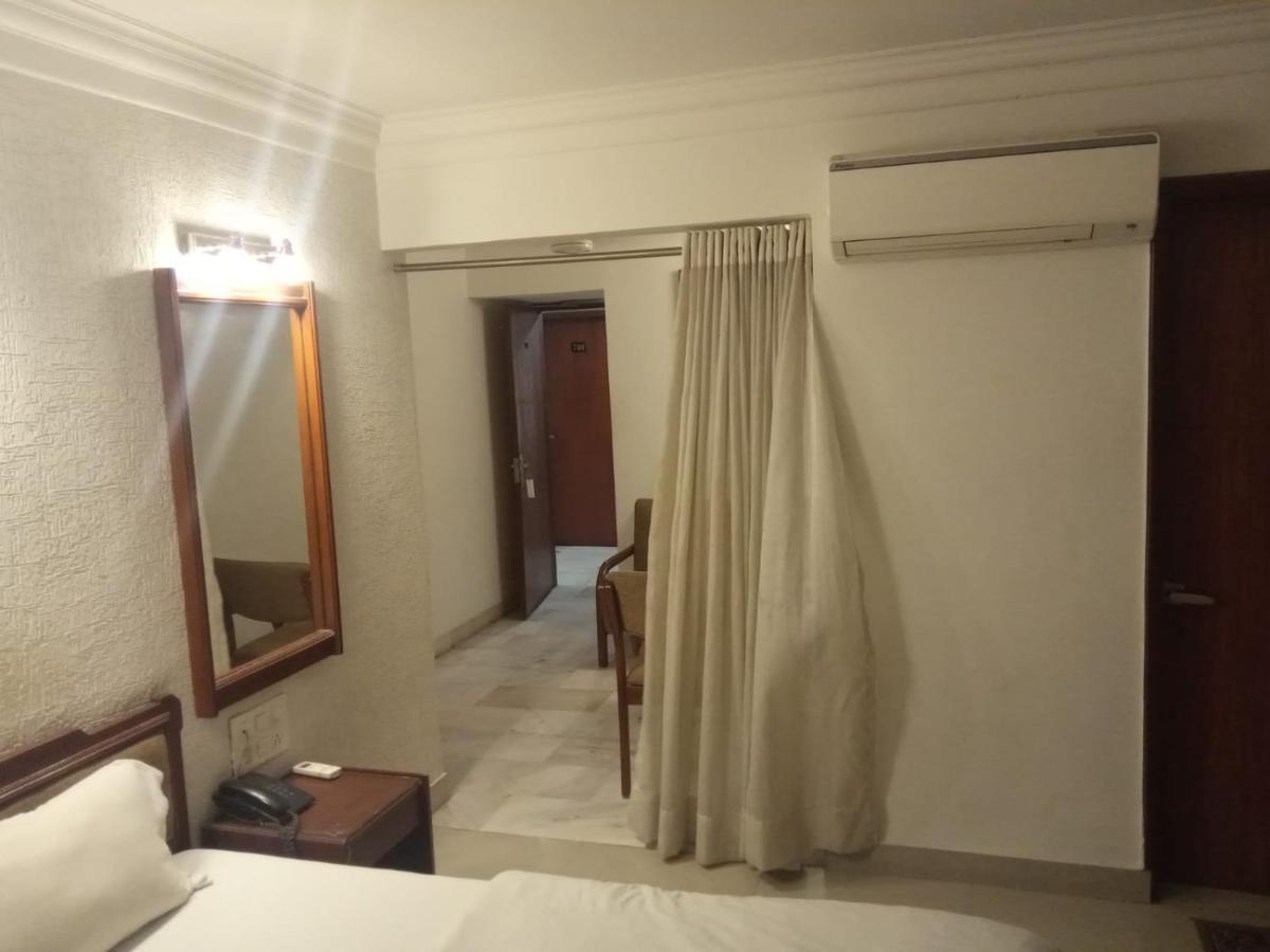 Hotel Apex อาเมดาบัด ภายนอก รูปภาพ