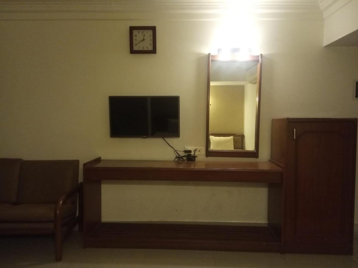 Hotel Apex อาเมดาบัด ภายนอก รูปภาพ