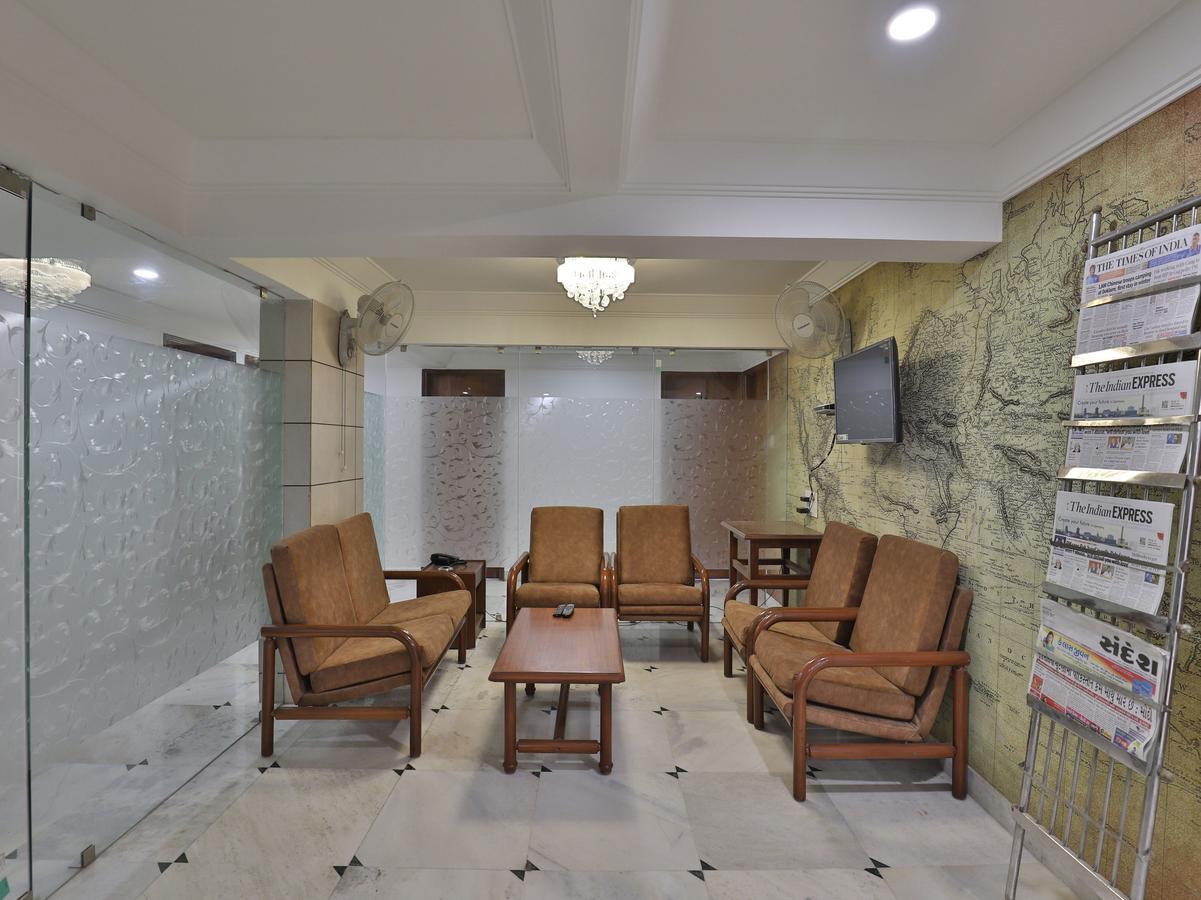 Hotel Apex อาเมดาบัด ภายนอก รูปภาพ